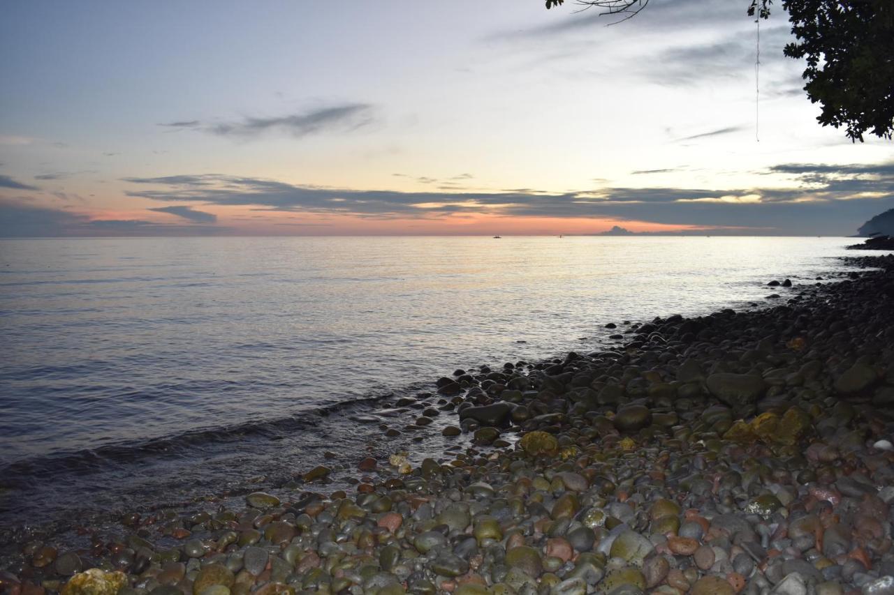 Seaside Traveler'S Inn By Camiguin Island Home Catarman  エクステリア 写真