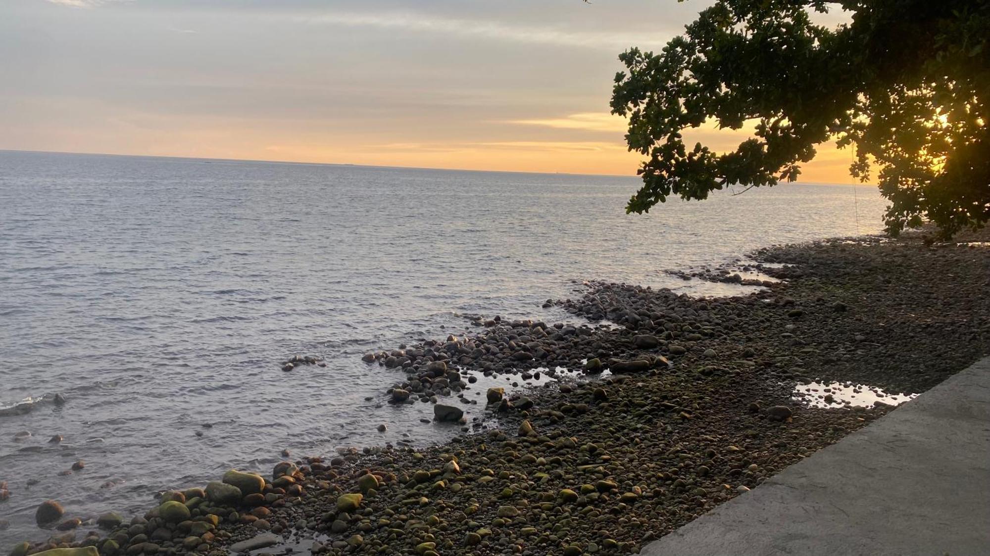 Seaside Traveler'S Inn By Camiguin Island Home Catarman  エクステリア 写真